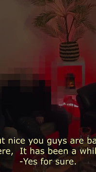 Casado hetero corretor e tatuado Steven Return - reunião se transforma em um trio