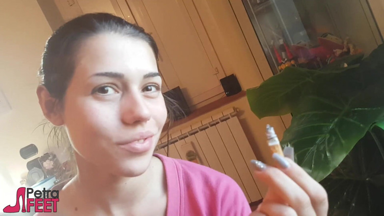 Smokin Fetish: Une Italienne séduisante fume un pakistanais dans une vidéo en...