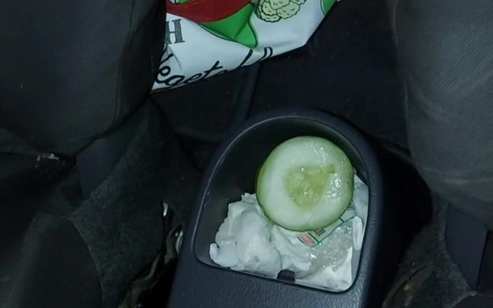 Msiris09: Di Kobel Pakai Timun Sampai Basah Nyobain Masuk Depan Belakang