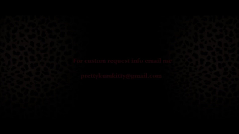 Pretty Kitty Kat: Aftrekken onder stiefmoeder rok