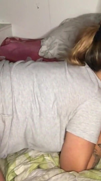 Fettes mädchen gibt mir einen tiefen und nassen blowjob