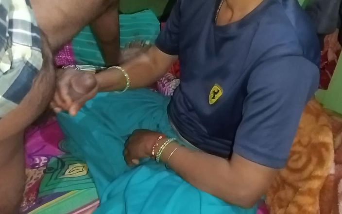 Pooja Sexy: Sorellastra fa sesso con il suo fratellastro a casa sua