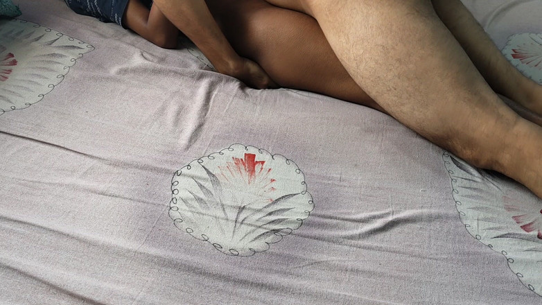 Xtra hot001: Cikgu mengongkek pelajarnya di sana, video seks buatan sendiri