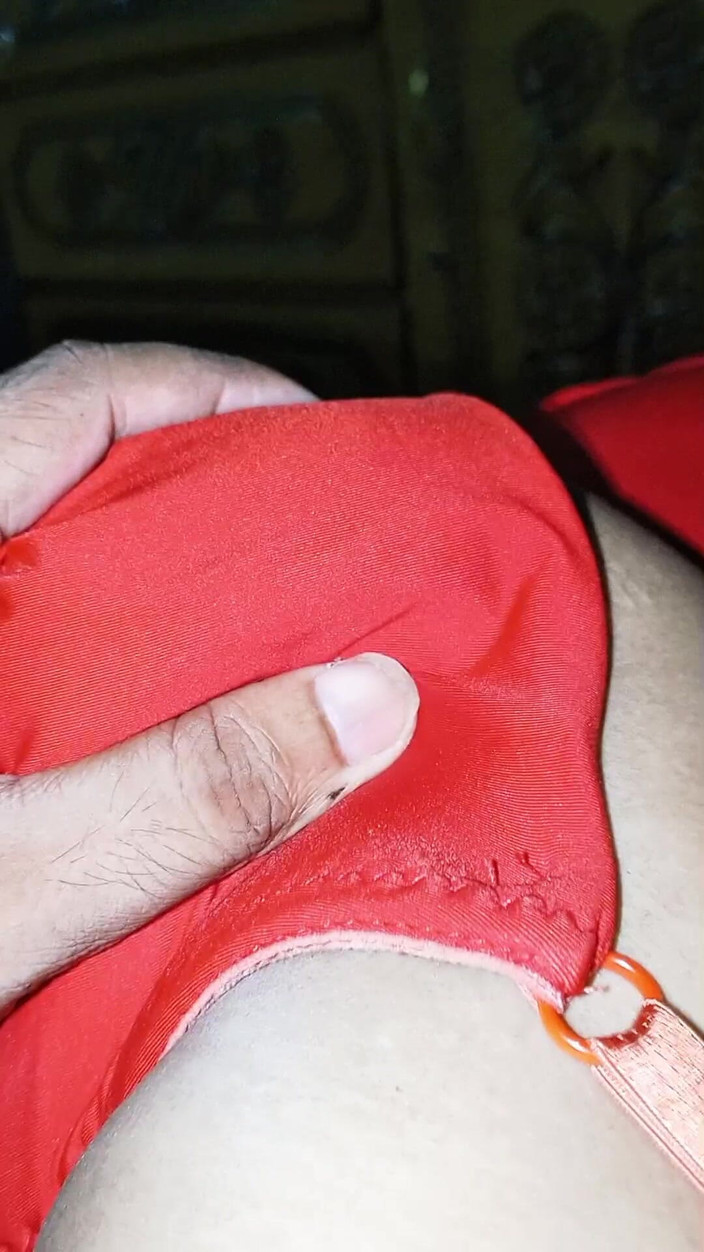 NAZMA: Lasciare una moglie in Bangladesh e suo marito è andato all'estero...