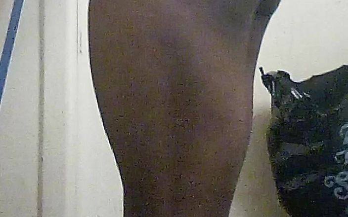 SweetDWillie456: Gay svart femboy solo röv sprider tjock bbc