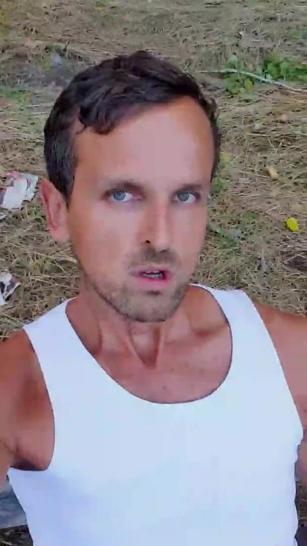 Slutboyben: セクシーだけど脳を犯した露出狂の豚
