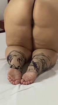 Spiato il grosso del mio amico mentre lui andava al negozio 1