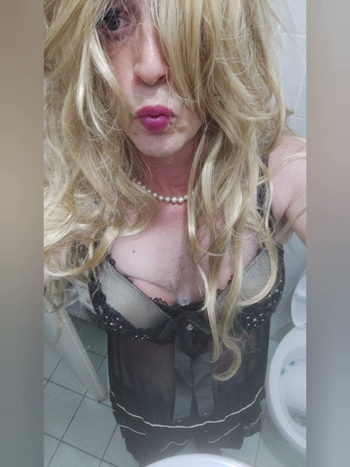 Ambratrav: Crossdresser Amateur Whore