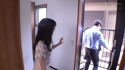 Raptor Inc: En vacker hemmafru lyder sin granne - Aoi Mizutani