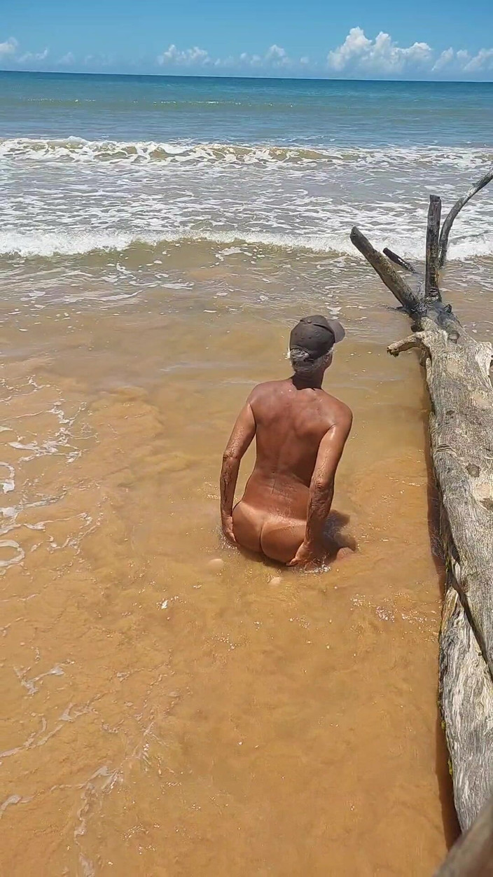 Ladysilvas: Naked Ladysilva on the Beach Showing off Her Tanned Hot...