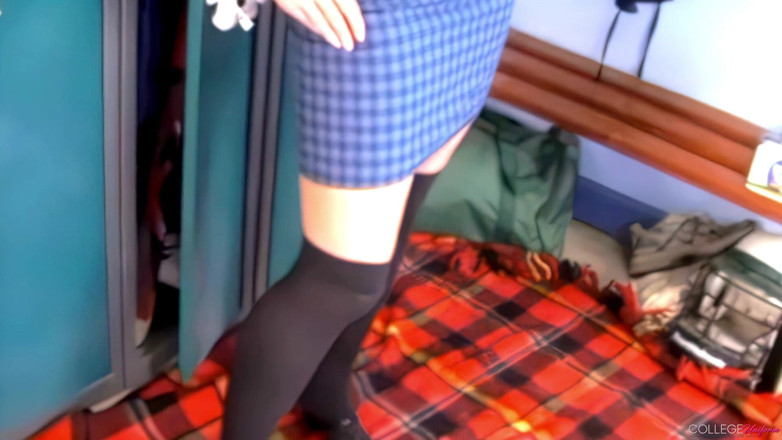 College Uniform: Studie mit alana chase