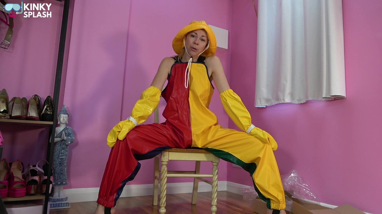 UKCuteGirl: Farmerrain Rainwear Unbox - Vinyl Pinafores, Southwest, Mittens &amp; Wet Fantasy