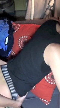 Děvka ošukaná v jockstrap Kamelem, arbovým přítelem Maliku