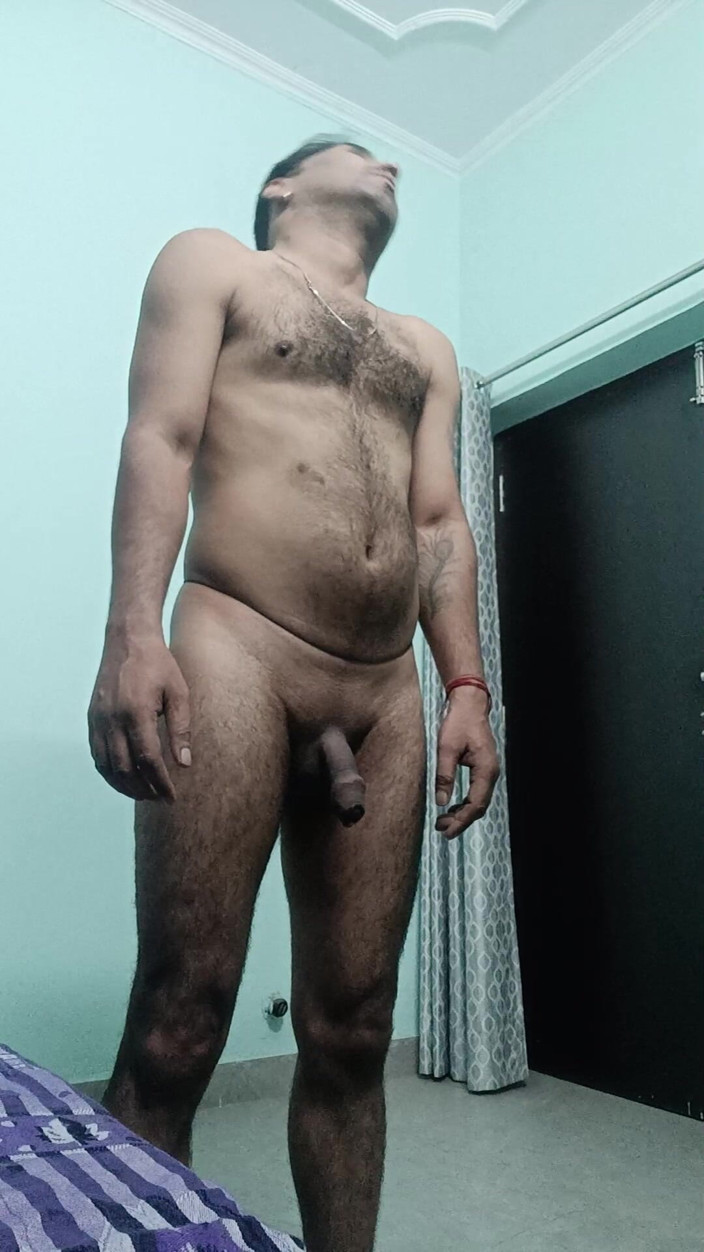 Rajasthani-old-lover: Indian desi man enjoys workout