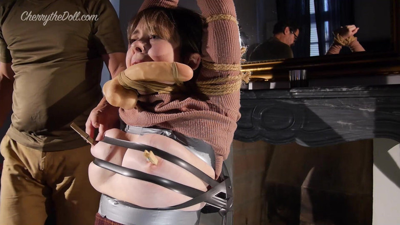 Cherry The Doll: Teyp meme işkencesi