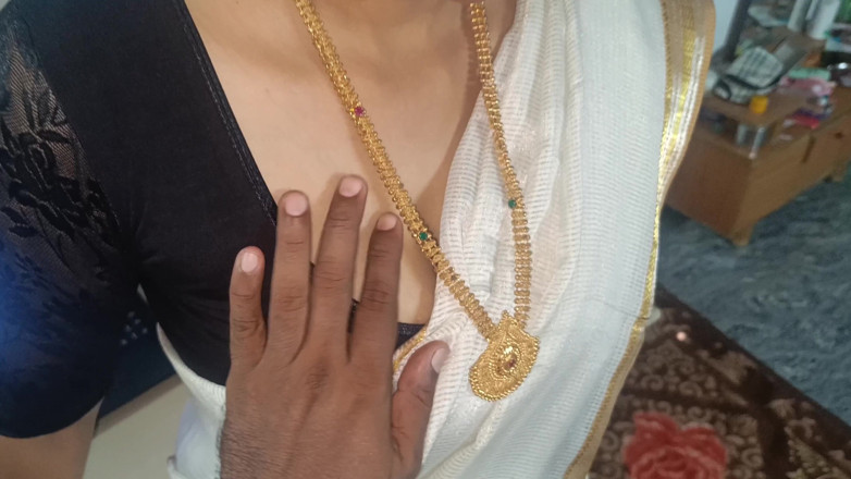 Inba: Gift kvinna kontor romantik med Malayala Saree
