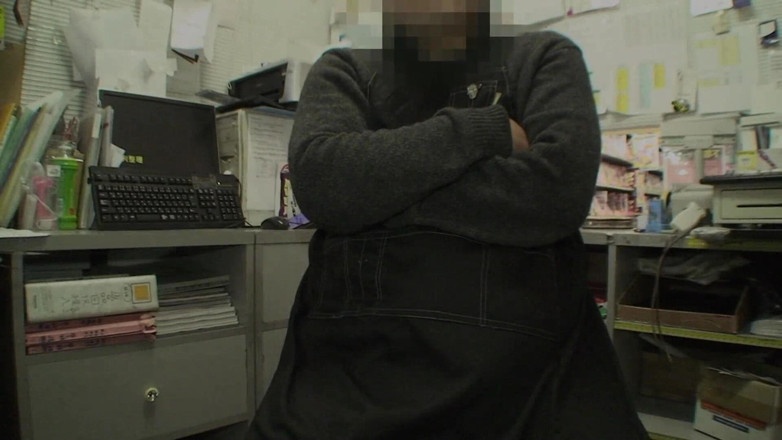 Asian threesomes: 일본 타르트와 함께하는 변태 야외 재미