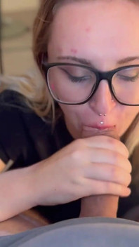 Ayla Vixen Blowjob Tawaran Untuk Meletakkan Tv Jauh