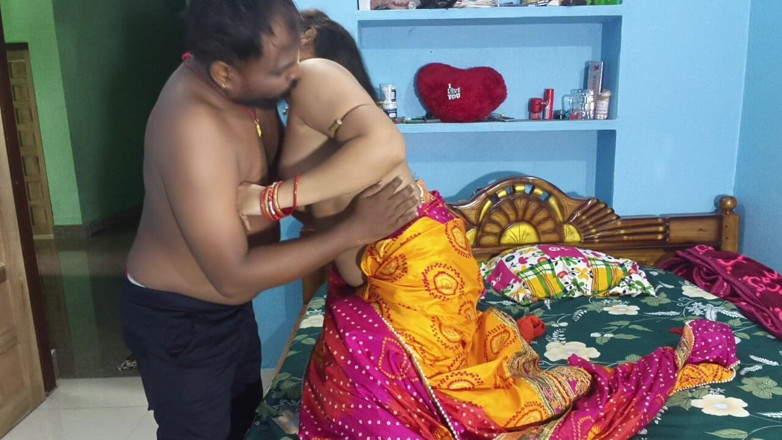 Sona bhabhi: Der bruder meines mannes fickte mich, als ich selfie in...