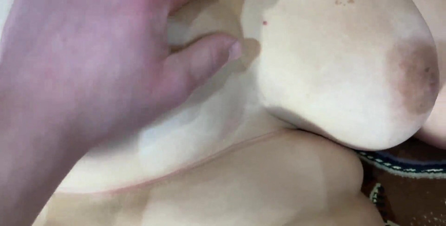 Lux Eva: Menyetubuhi istri teman saat suaminya sedang bekerja. Crot di memek