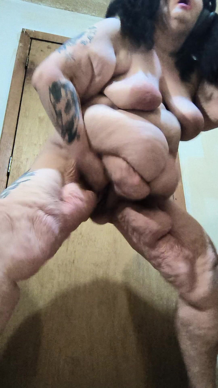 HerculesnVENUS: 当她操她的盒子滴到她的屁股时，这是一个精液浴飞溅