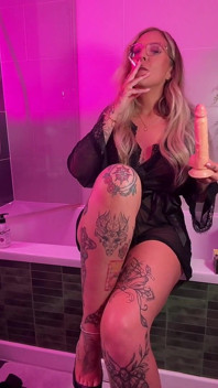 Goddess Gigi Smoking Dildo Blowjob