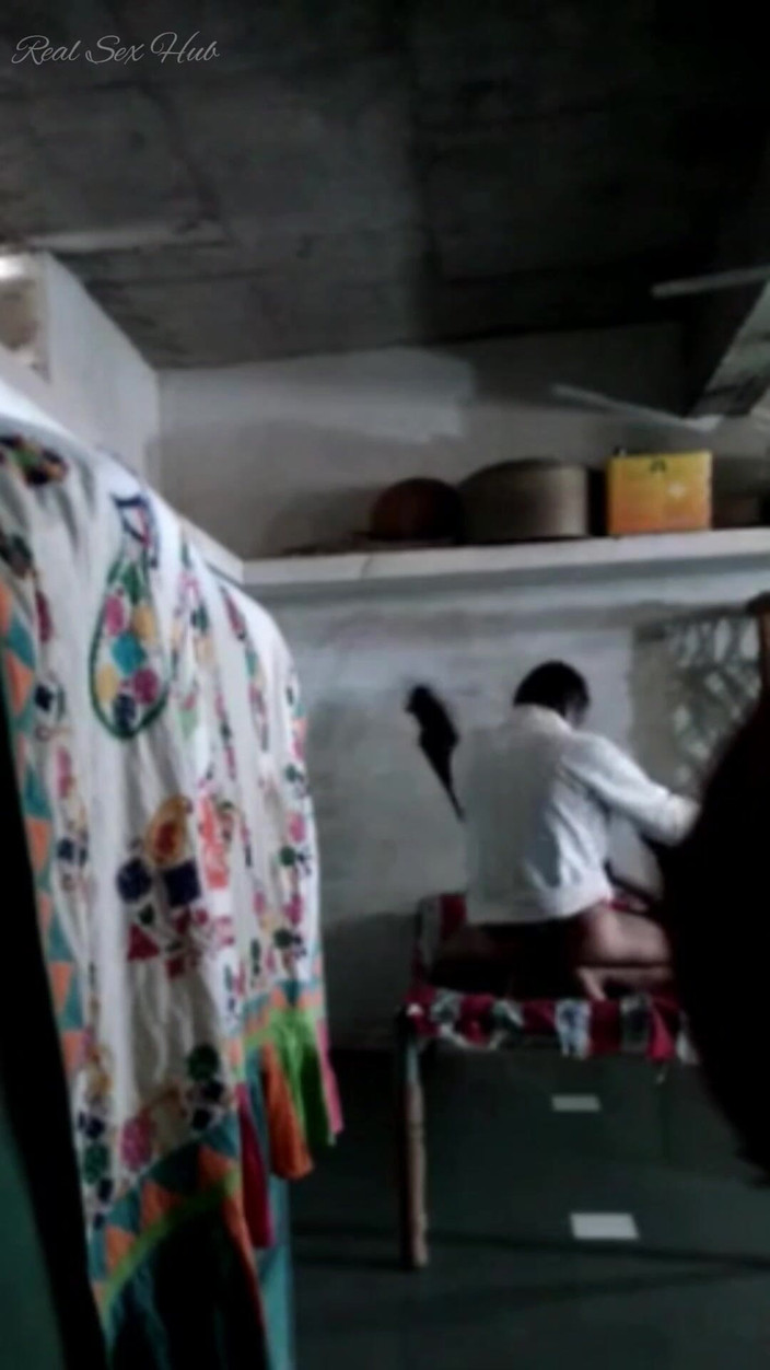 Real sex hub: Ošukal jsem svou podvádějící nevlastní dceru ve vesnickém domě během...