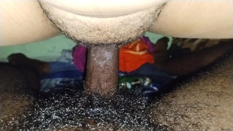 Hubby 23: 집에서 혼자 있는 인도 바비. Bhabhi와 섹스하는 형부