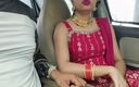 Horny couple 149: 可爱的印度漂亮哥在车里被巨大的鸡巴操户外冒险的公共性爱