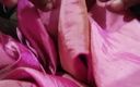 Satin and silky: Tření čůráka s růžovým stínem v saténu Silky Salwar souseda Bhabhi (39)