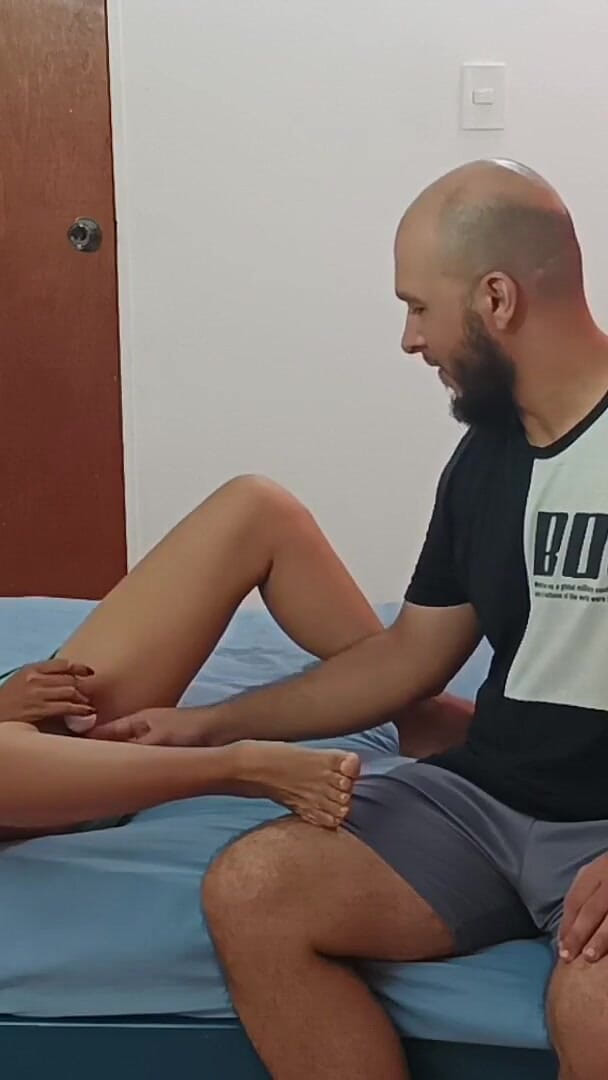 My Stepbrother Caught Me Masturbating in the Middle of a Video Call and Helps Me Finish. (Amateurhot83) My Stepbrother Caught Me Masturbating in the Middle of a Video Call and Helps Me Finish. (Amateurhot83)