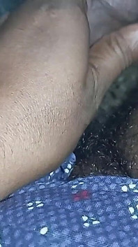 Cowok gay Afrika dan puting istrinya di kamar mandi