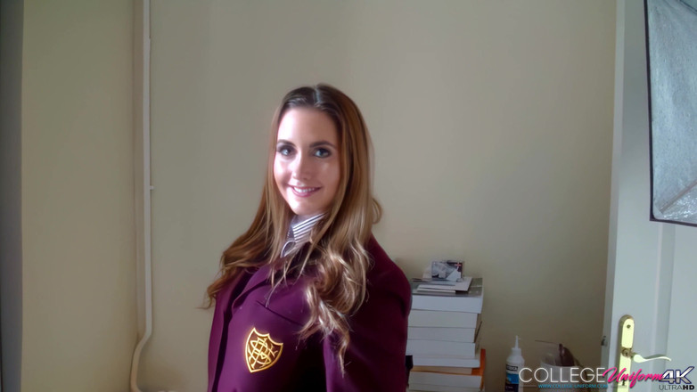 College Uniform: シンプル・フィーチャリング・キャット・オコネル