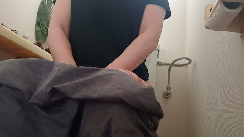 Mayumi Kanzaki: Everyday Life of a Mature Woman - Toilet