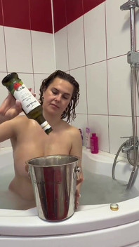 Olie mijn haar, was het en spoel met Daarin