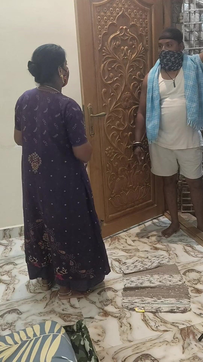 Thesana: 牛奶男，女仆和主人