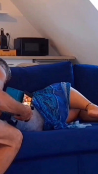 Blonde Amateur Ehefrau Genießt Sex Nach Dem Spaziergang