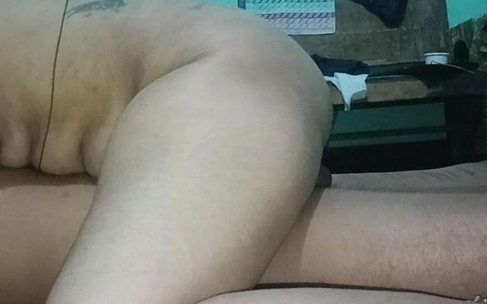 desilaunda96: Indická vesnická bhabhi