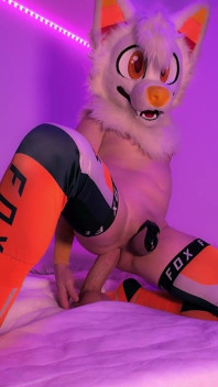 貞操帯でディルドを使うツインク