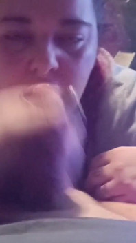 Une fille rousse fait la meilleure pipe, je la baise si fort et je lui éjacule sur le visage