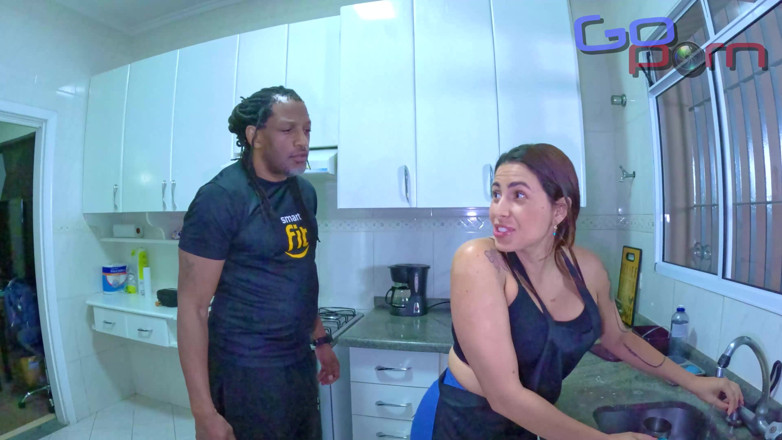 Go Porn: Maid Tries to Please the American and Fucks Him Hot...