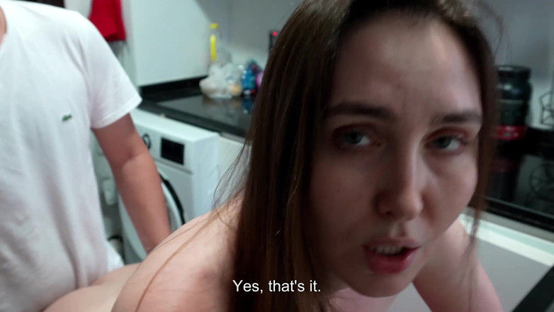 Alina Rai: 継母は私の親友である配管工と関係を持っています。