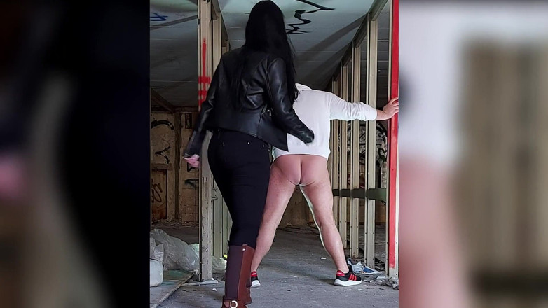 Lady Luciana Di Domizio: In the middle of the slave balls