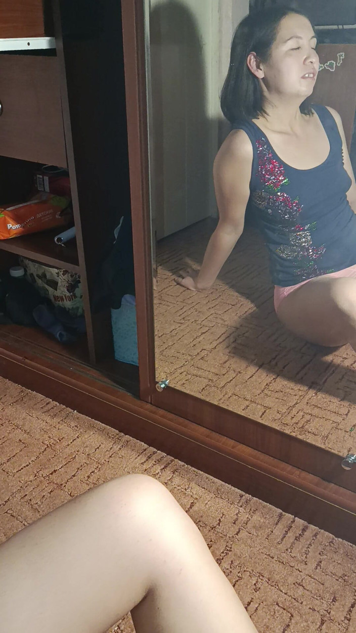 OniSoi: J’aime essayer les culottes, ça fait du bien pour ma chatte