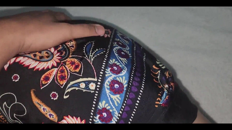 Wild fetish: 我学生的无毛阴户