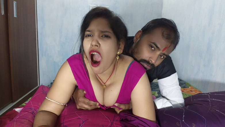 Sona bhabhi: Desi Ten indiana bengali village esposa trair tossir fazendo sexo...