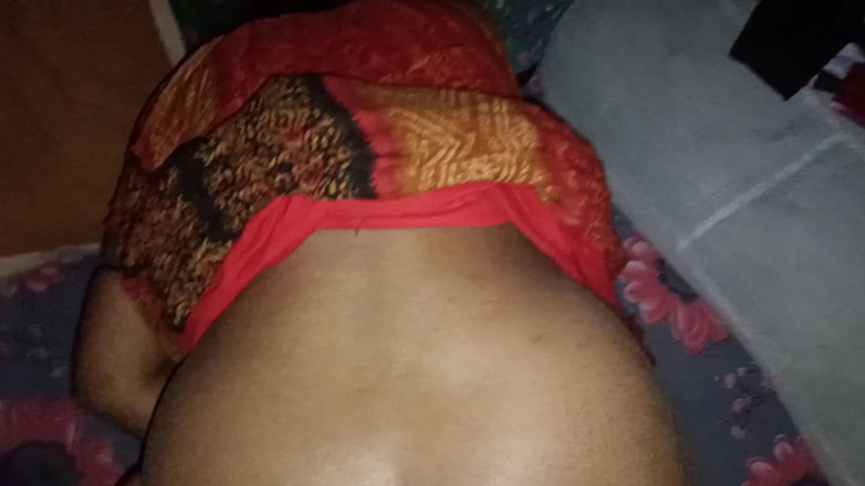 Roshalo Boudi: Pasangan bengali boudi dan suaminya ngentot gaya doggy