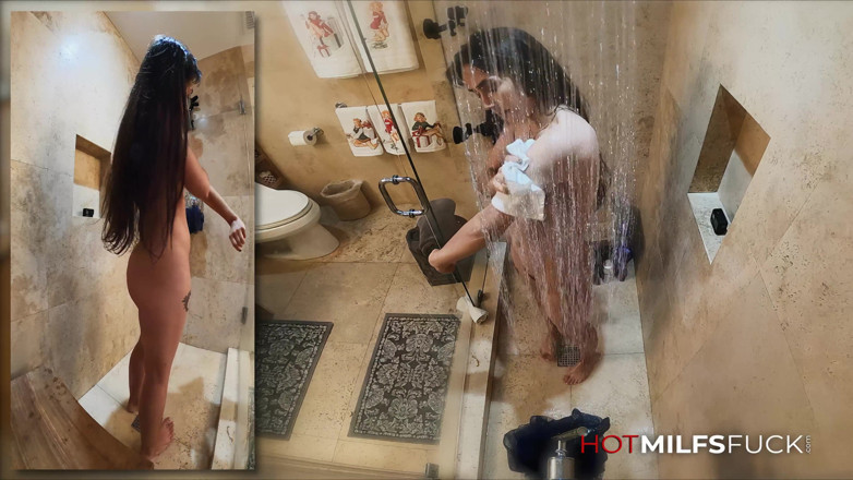 Hot Milfs Fuck: Berbilang &amp; Orgasme Pertama