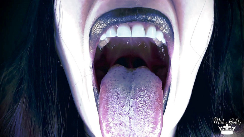 Goddess Misha Goldy: Banshee tàn nhẫn sẽ ăn bạn và phục sinh bạn một...