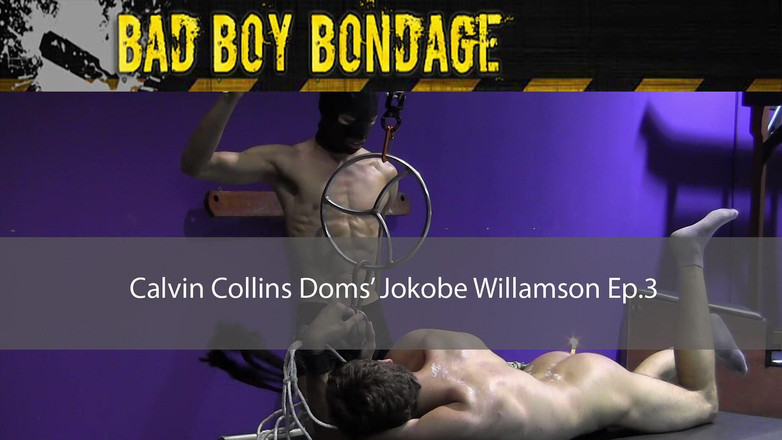 Bad boys bootcamp: Stopiony wosk na gołym ciele